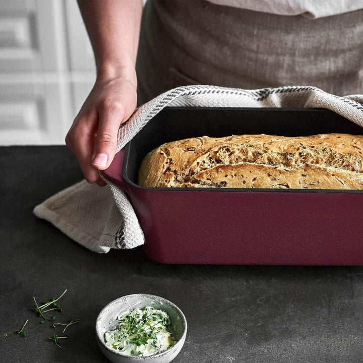 Springlane Kitchen Kastenform Gusseisen mit Deckel 3L, Emaillierte Brotbackform für saftiges Brot, P