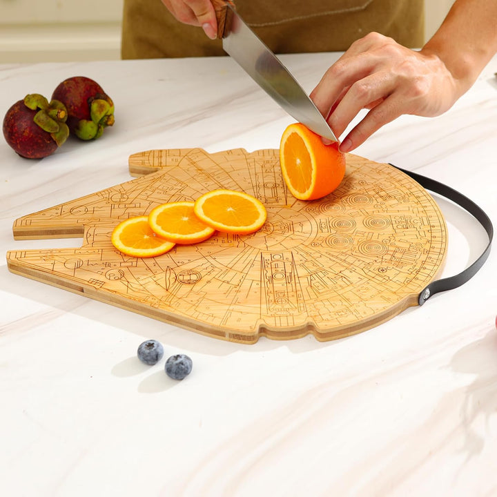 Millennium Falcon Personalisiertes Schneidebrett personalisierbar für Hochzeit Einweihungsfeier Jahr