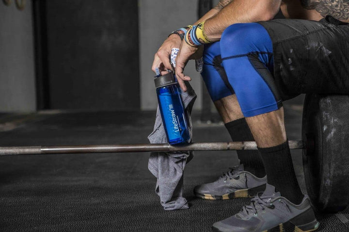 LifeStraw Go Wasserflasche mit Wasserfilter für Reisen, Wandern Hellblau Light Blue, Hellblau Light