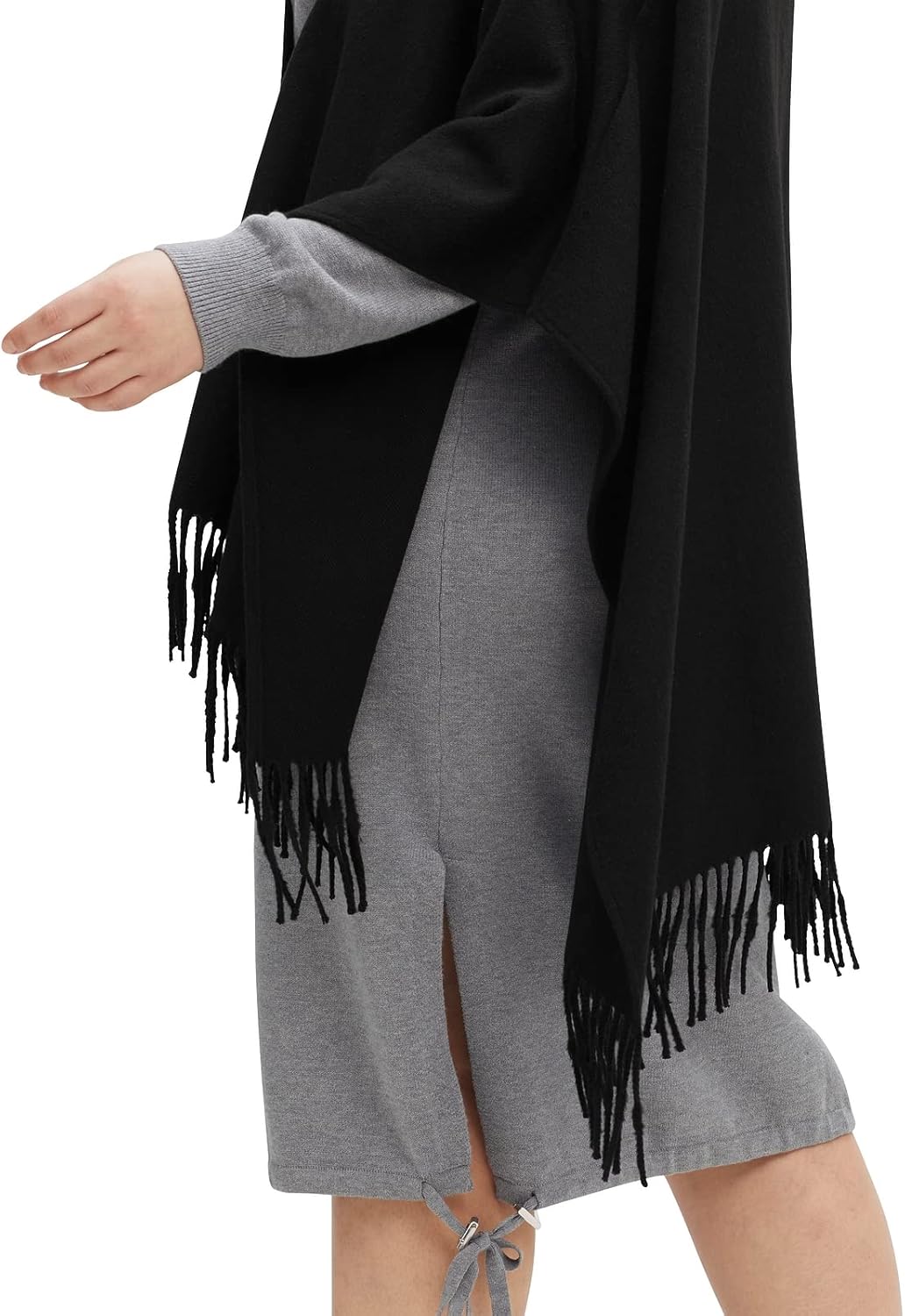 Sheego Damen Grosse Grössen Poncho im Cape-Stil, mit Fransen und Knebelverschluss Freizeitmode klass