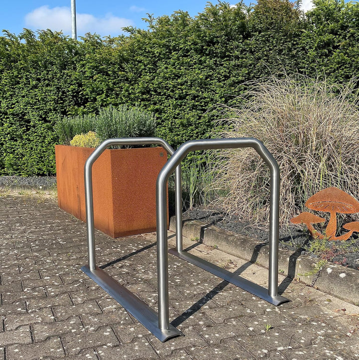 steland metallmanufaktur® Fahrradständer | Edelstahl | Anlehnsystem für 4 Fahrräder | sicherer Stand