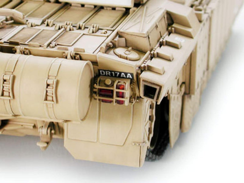 TAMIYA 300035274 - 1:35 Britische Kampfpanzer Challenger 2 Wüste (2), Beige, Schwarz