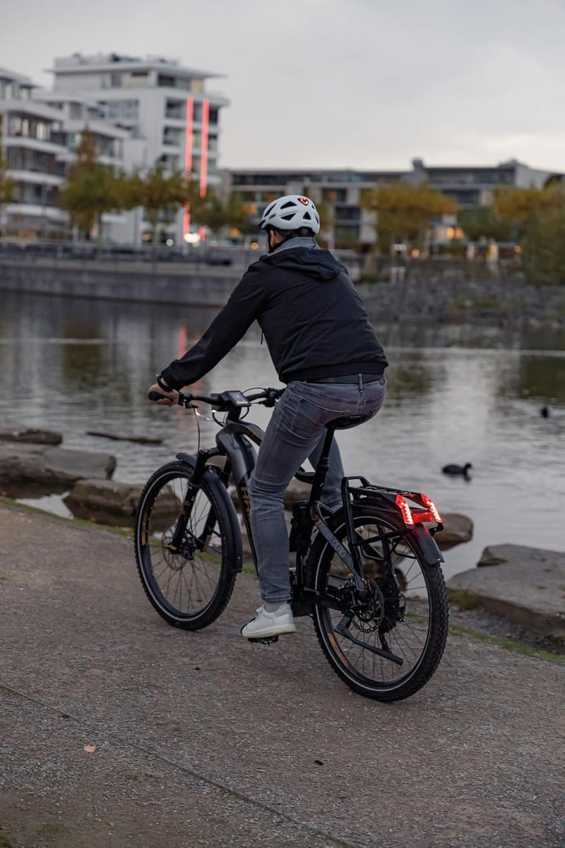 ABUS Stadthelm Urban-I 3.0 - Fahrradhelm mit Rücklicht, Schirm und Magnetverschluss - für Damen und