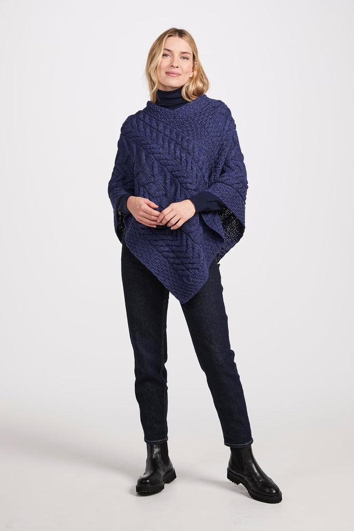 Aran Woollen Mills Superweicher Stilvoll Poncho aus 100% Merinowolle Einheitsgrösse Blau, Einheitsgr