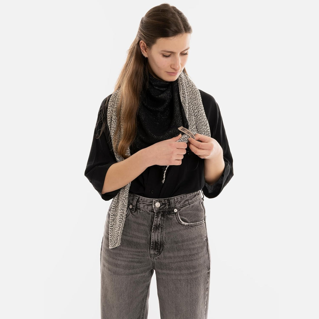KNIT FACTORY - Ella Dreieckstuch - Dreieckstuch Damen - Fein Gestrickter Damen Schal - Halstücher fü