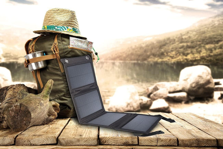 revolt Akku Powerbank: Magnetische Powerbank mit 10-Watt-Falt-Solarpanel, Qi, 10.000 mAh (mit Qi-Lad