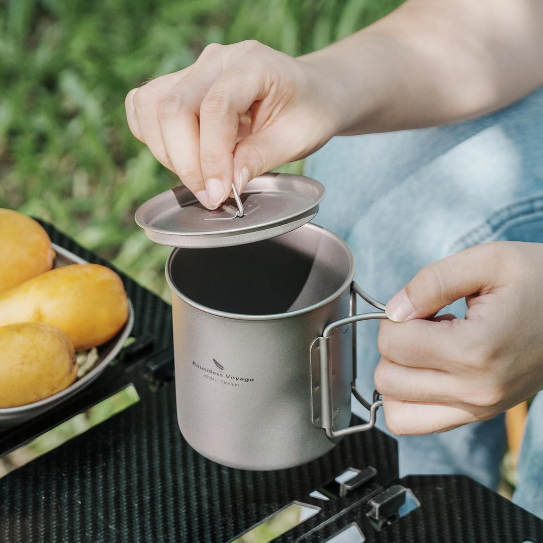 iBasingo 420ml Camping Becher Outdoor Tasse Titan Trinkbecher Mug mit Deckel & Klappgriff Ultraleich