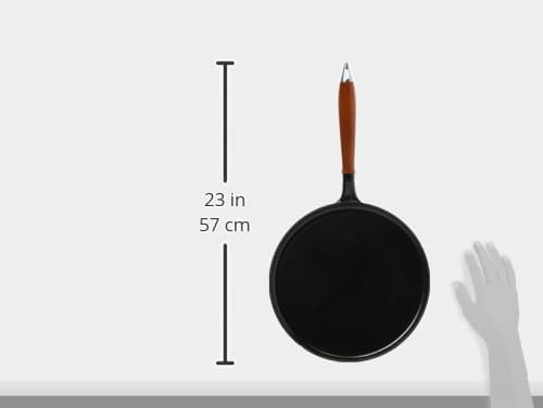 STAUB Crepes Pfanne aus Gusseisen, mit Holzgriff, rund 28 cm, Für alle Herdarten geeignet, Schwarz