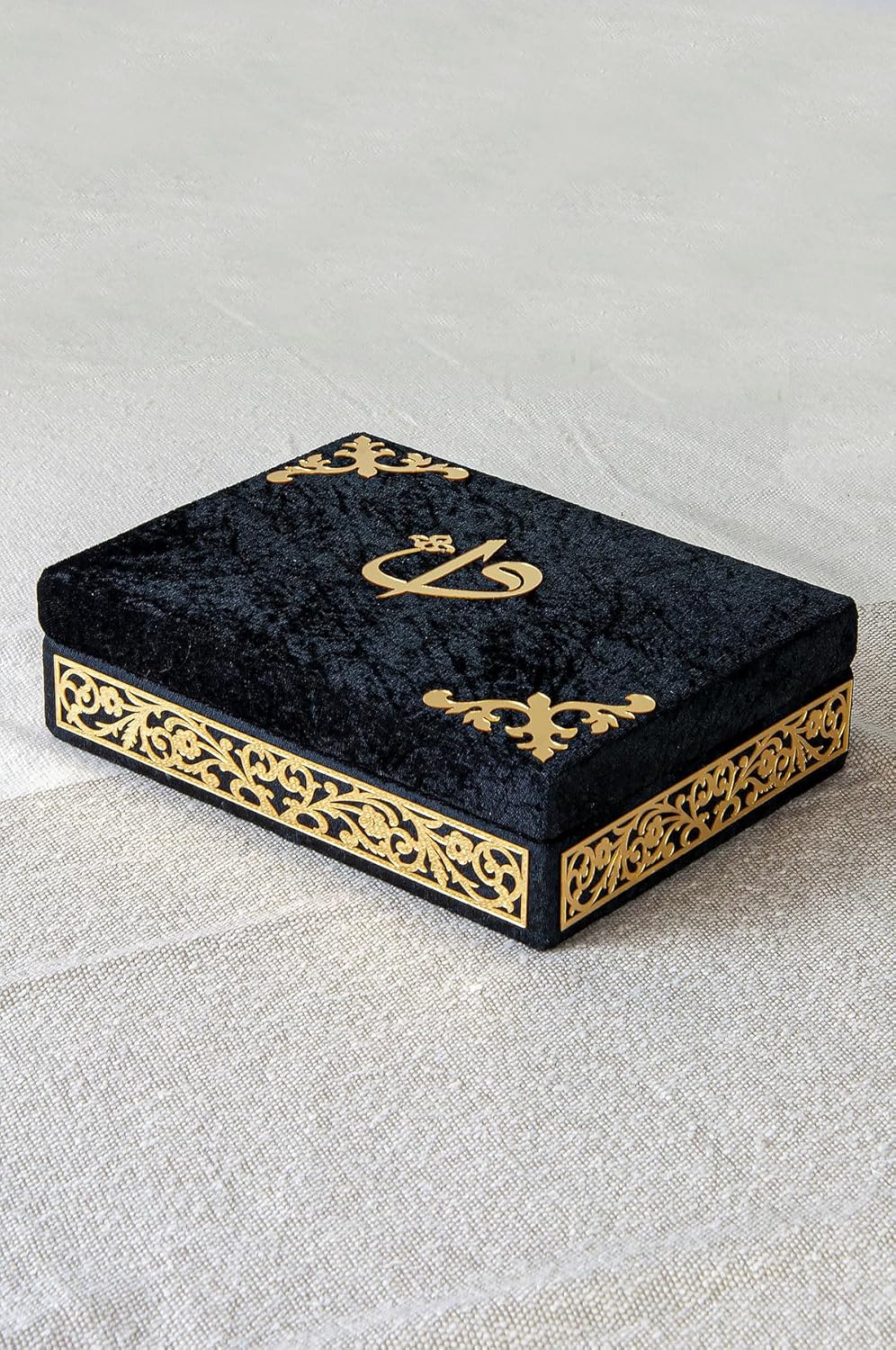 Spezielle elegante Samt bedeckte dekorative Box, Samt bedeckte Quran-Buch in Arabisch- und Gebetsper