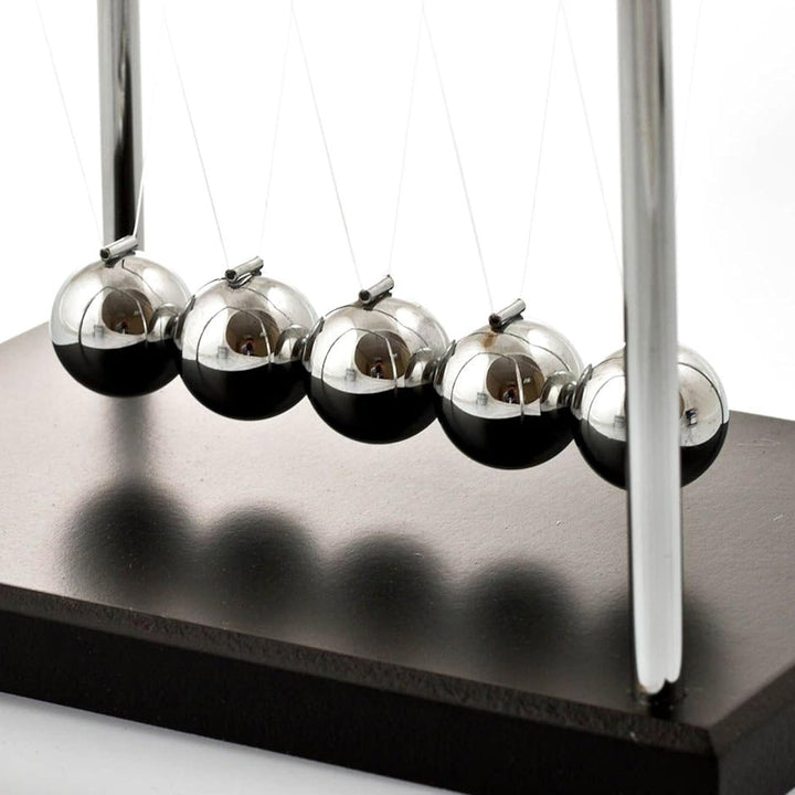 RED5 Newton Pendel – Klassisches Kugelstosspendel für den Schreibtisch – Newtons Wiege Physik Spielz