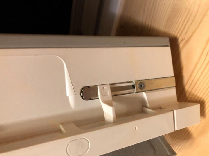 Erstzteil VELUX Dachfenster - Putzriegel für GGU Schwingfenster aus Kunststoff ab 2013 mit selbernen