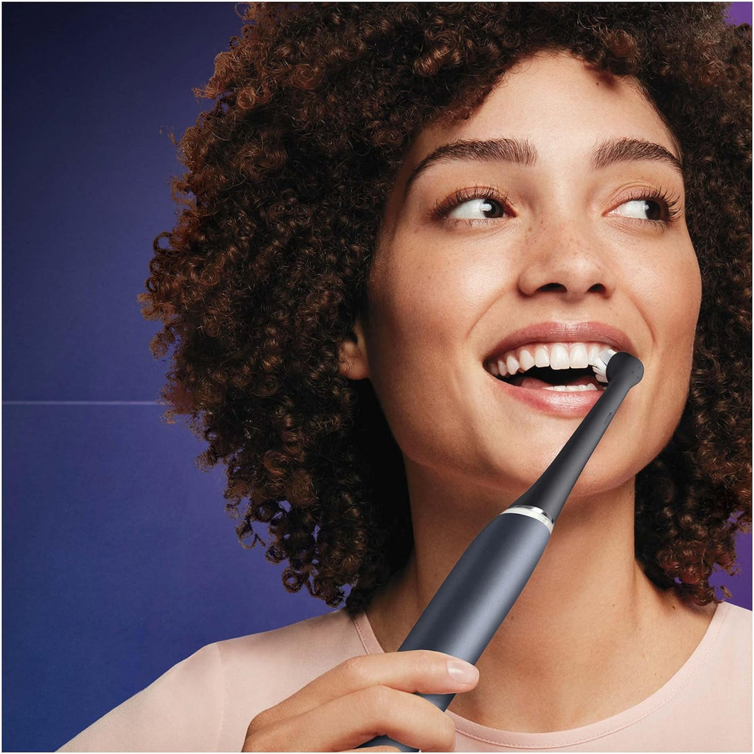 Oral-B iO Ultimate Clean Black Zebbürstenspitze, Packung mit 4 Stück