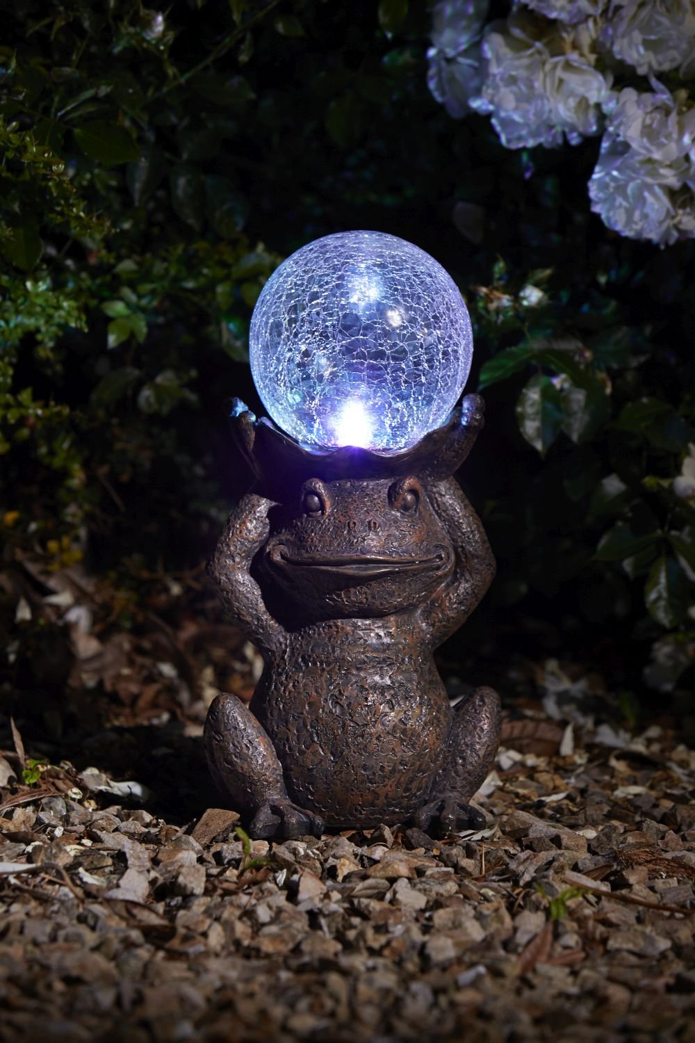 Solarbetriebener Frosch als Gartendekoration