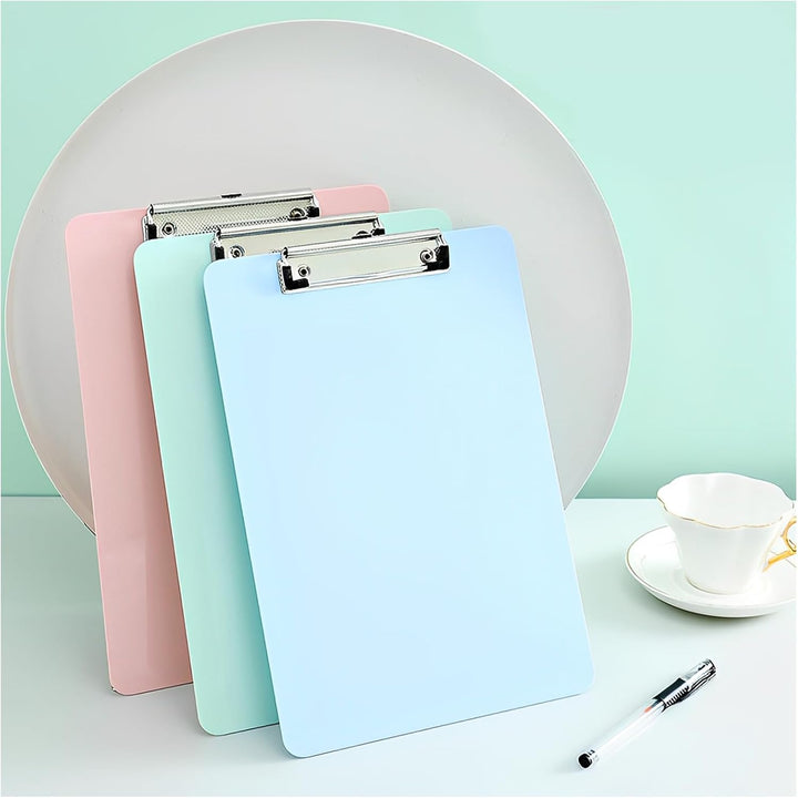 12er Set Klemmbrett A4 Bunt, Stabile Schreibplatte aus Kunststoff, Robustes Clipboard A4 für Büro, S