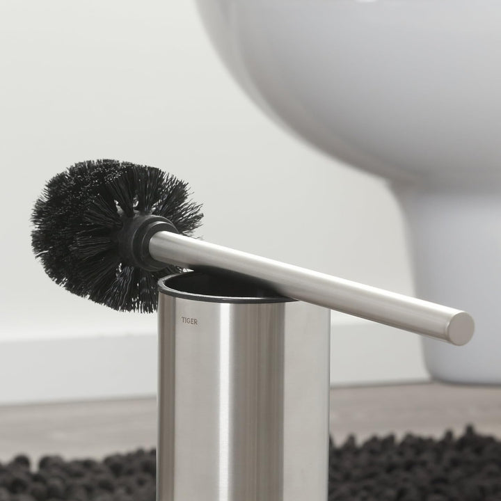 Tiger Colar Toilettenbürste freistehend, Edelstahl gebürstet, mit integrierter Klebefolie zur Montag