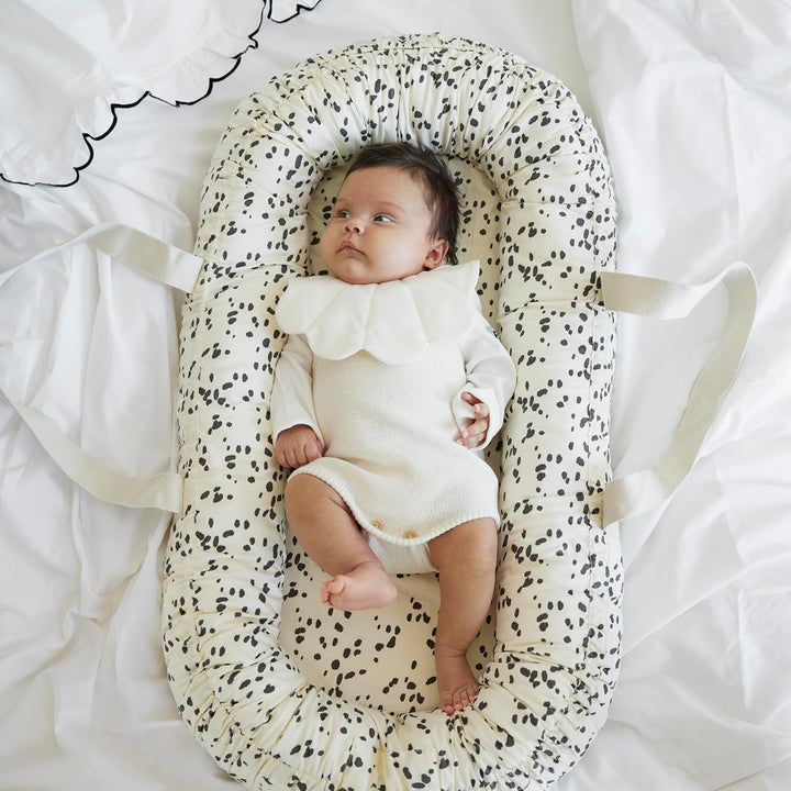 Elodie Details Babynest Kuschelnest Tragbare Babynestchen Neugeborene Kokon für Babys und Säuglinge,