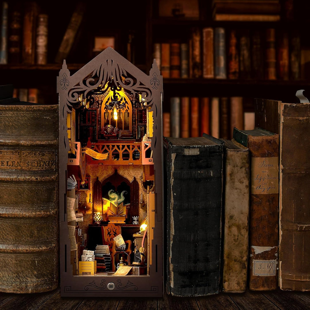 DIY Book Nook Kit, Puppenhäuser Miniatur Haus Kit mit Staubschutzhülle LED-Licht 3D Puzzle Aus Holz