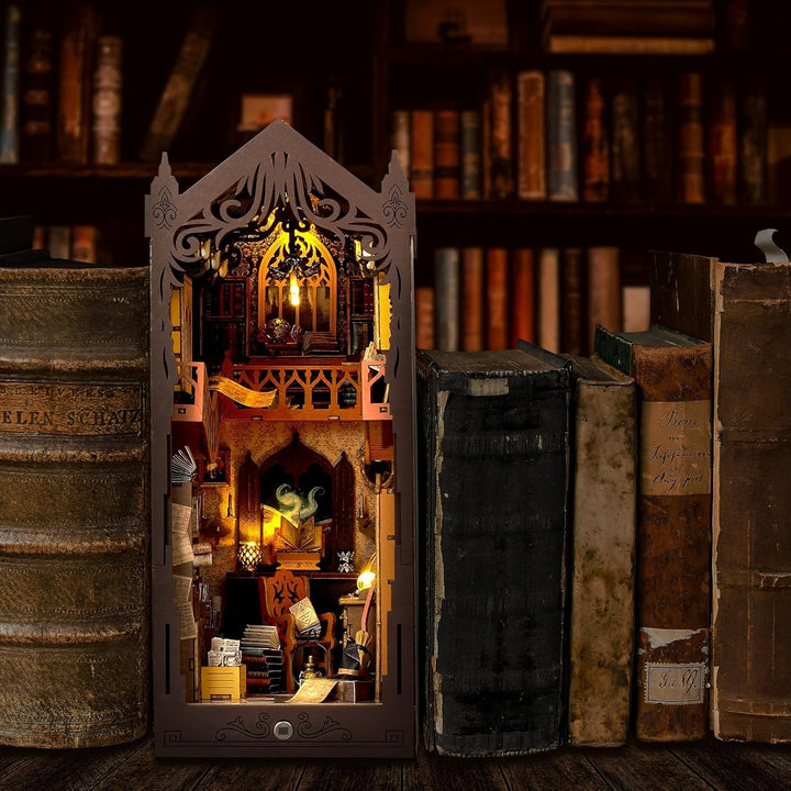 DIY Book Nook Kit, Puppenhäuser Miniatur Haus Kit mit Staubschutzhülle LED-Licht 3D Puzzle Aus Holz