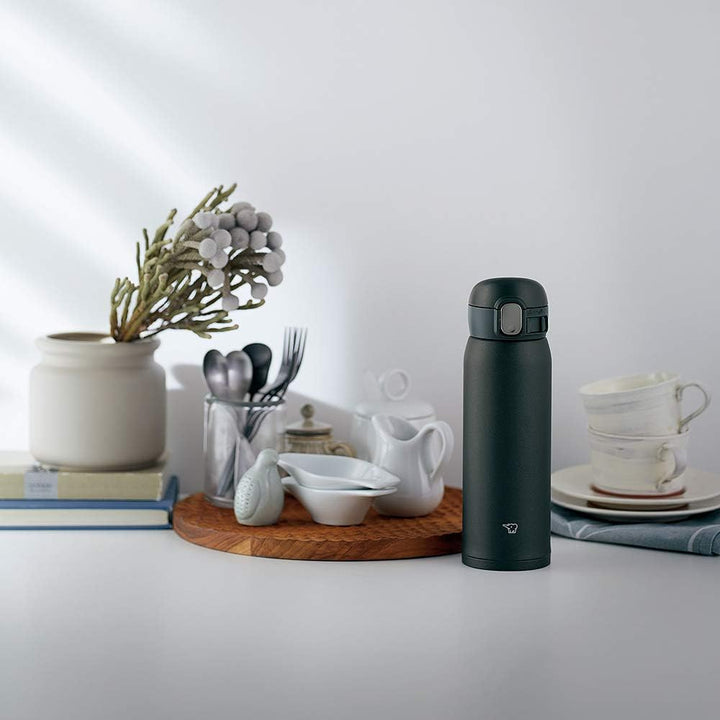 Zojirushi SM-WA48-BA Wasserflasche, One-Touch Edelstahlbecher, nahtlos, 0,48 l, Schwarz Schwarz 0.48