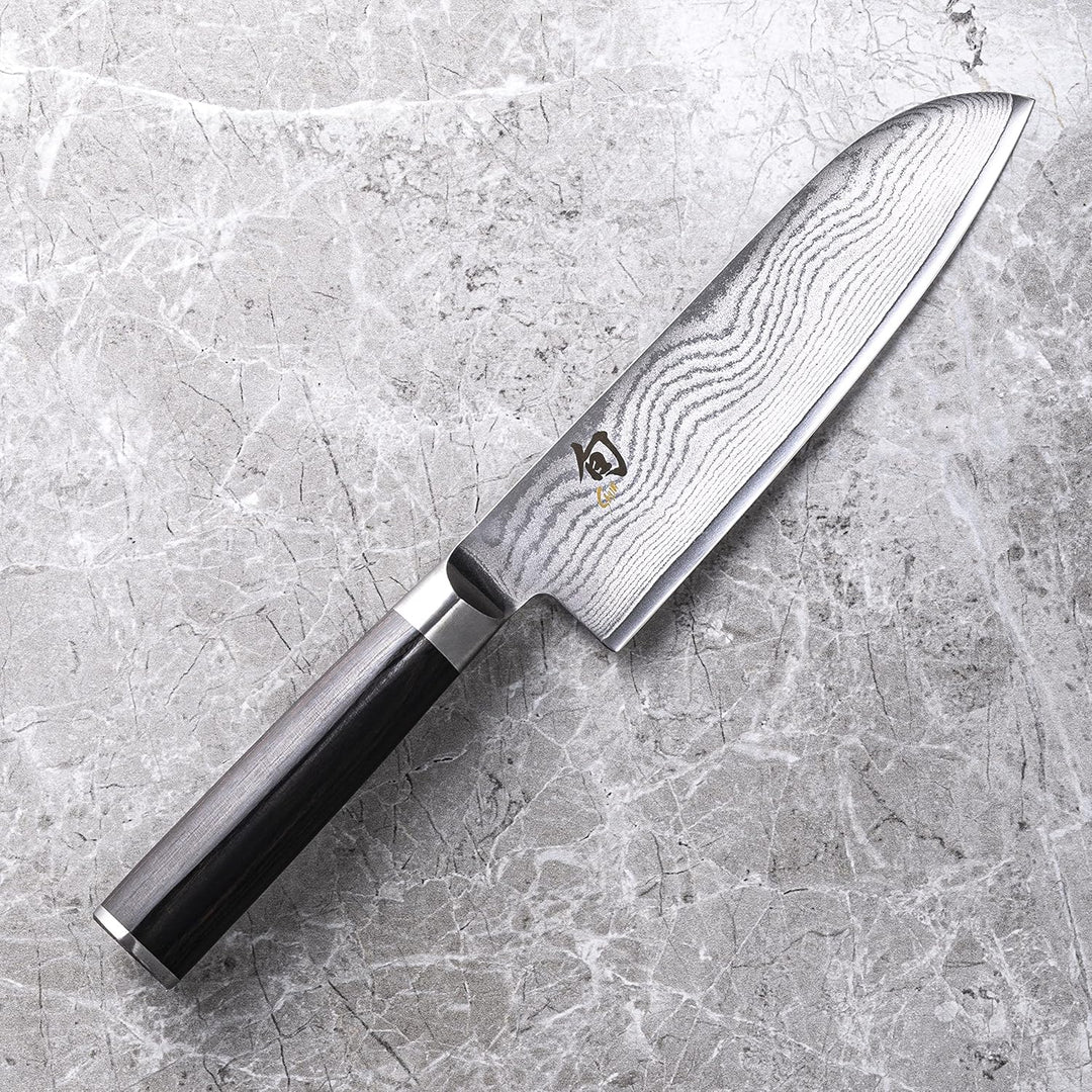 KAI Shun Classic Santoku 18 cm Klingenlänge - Damastmesser 32 Lagen VG MAX Kern - 61 (±1) HRC - Pakk