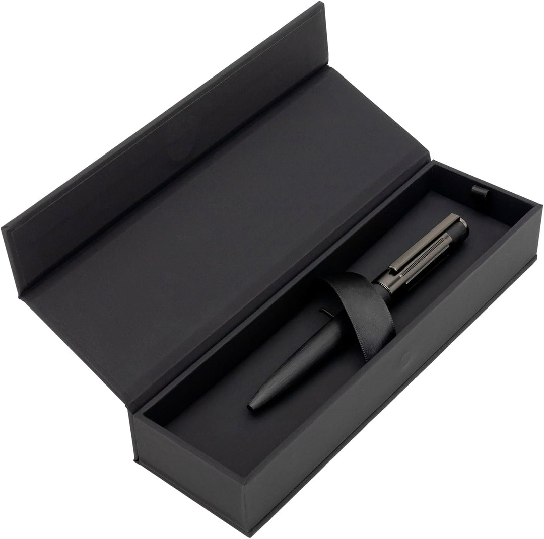 Hugo Boss Kugelschreiber Gear Ribs aus Messing hergestellt, Farbe: Dunkelgrün/Schwarz, Abmessung: 11