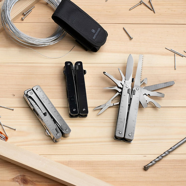 Victorinox Multifunktionstool, SwissTool, Multitool Messer, 26 Funktionen, Kombi-Spitzzange, Festste
