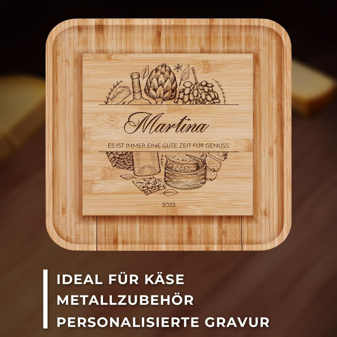 Maverton Käsebrett Servierplatte mit Gravur + 4er Käsemesser Set - aus Holz - 34x34cm - Geschenke fü