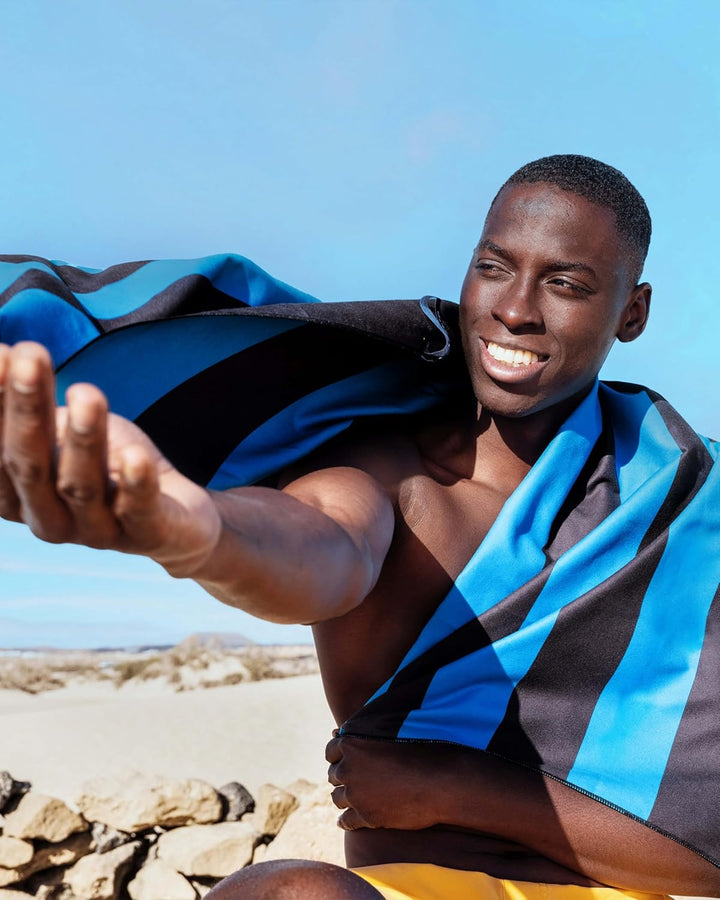 Fit-Flip Strandtuch XXL aus Mikrofaser - leicht und schnelltrocknend - 100% recyceltes Strandhandtuc