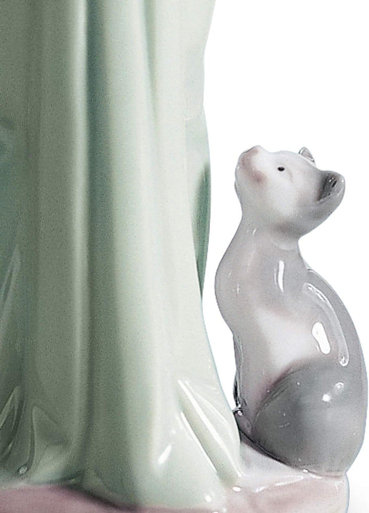 LLADRÓ Mädchen-Figur Vergiss Mich Nicht. Mädchen. Porzellan.