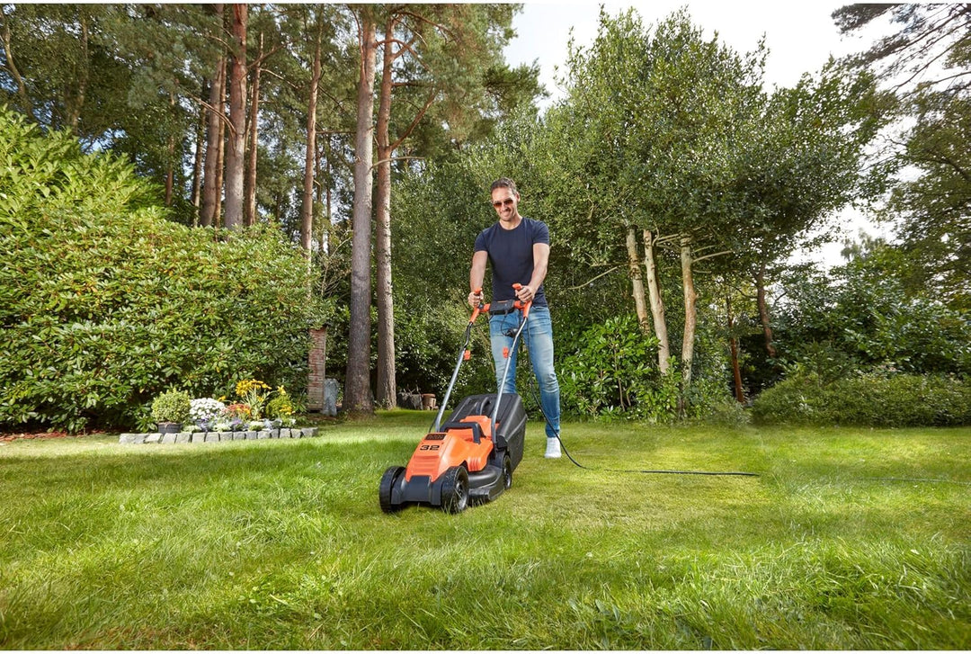 Black+Decker Elektro-Rasenmäher (1.200 W, 32cm Schnittbreite, 3-fach axial Schnitthöhenverstellung,