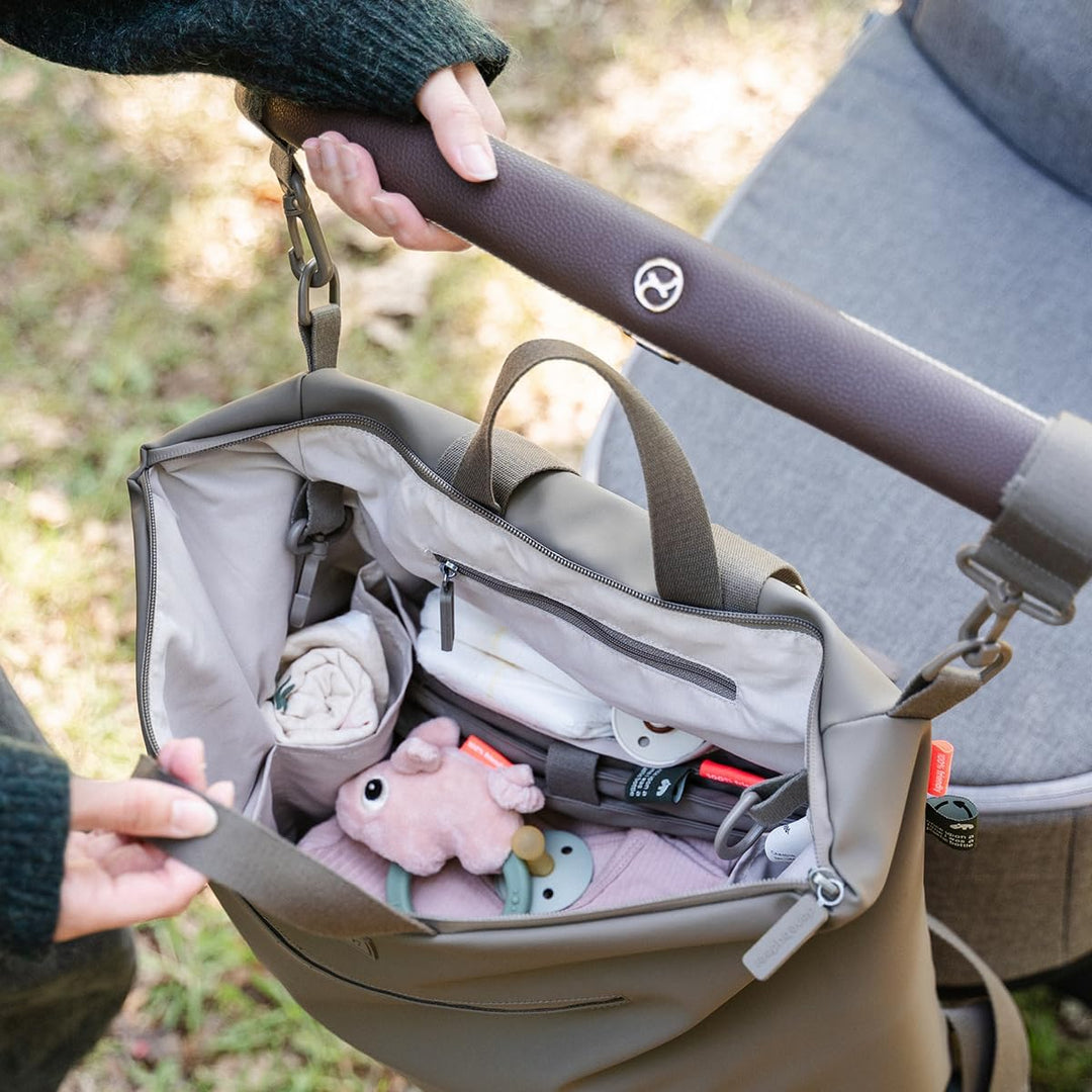 Done by Deer Wickelrucksack - Faltbare Wickelauflage und zwei Kinderwagenhaken inklusive - Wickeltas