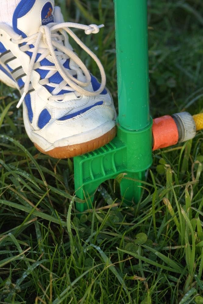 Funflower - die lustige Gartendusche, Wasserspiele zur Gartenbewässerung, rot