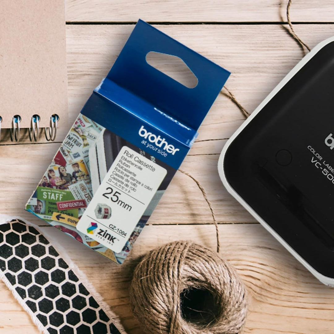 Brother CZ-1004 Farbetikettenrolle, 25 mm breit, 5 m lang für Etikettendrucker VC-500W, weiss