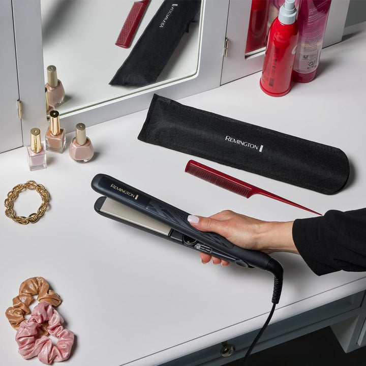 Remington Glätteisen Ceramic Straight (4-facher Schutz: antistatische Keramik-Turmalin-Beschichtung