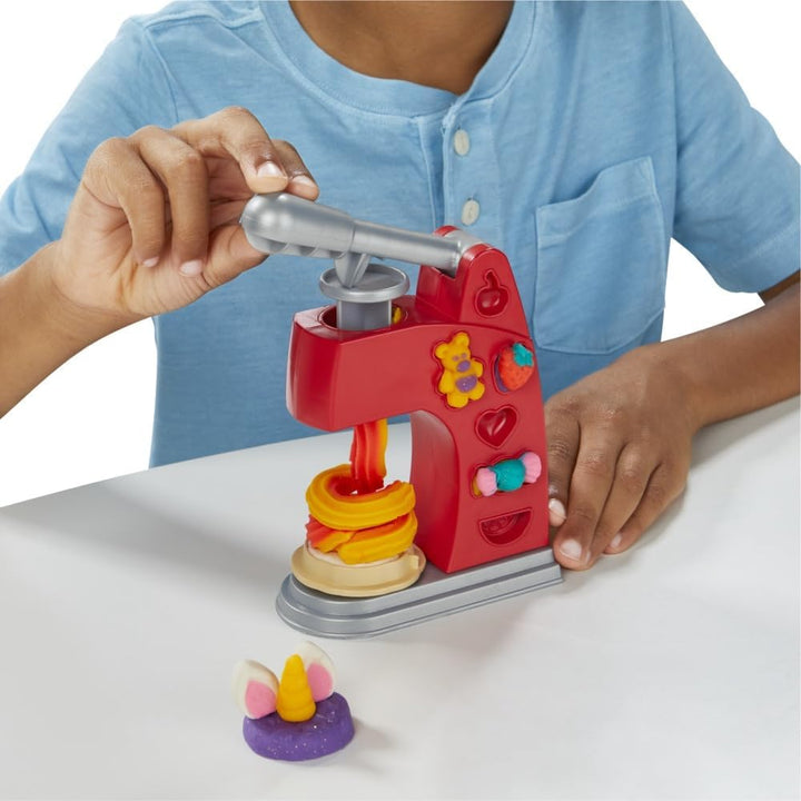 Play-Doh Eismaschine - Zauberhafte Knete, Eistüten, Formen & mehr - Magische Eiskrem-Fantasie - Ab 3