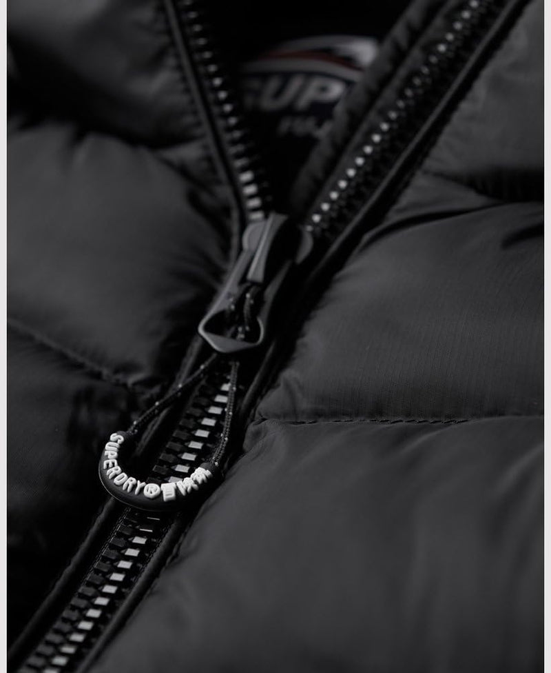 Superdry Damen Kapuzenjacke mit Fuji-Polsterung Jacke, Schwarz, 40
