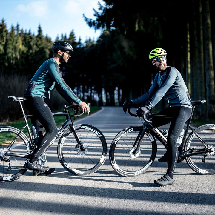 Rogelli Core Radlerhose Herren mit Sitzpolster - Lange Fahrradhose Mit Trager - Atmungsaktiv - Schwa
