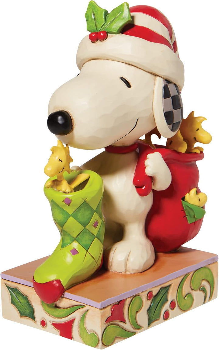Enesco Peanuts von Jim Shore Snoopy mit Woodstocks und Einer Strumpffigur, 17,8 cm, Mehrfarbig 7 Inc
