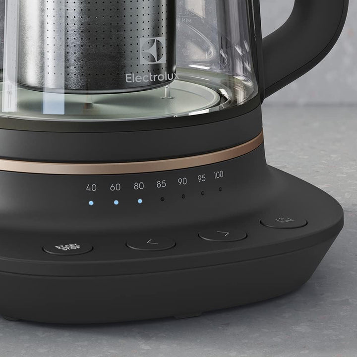 Electrolux 910 003 588 E7GK1-8BP Wasserkocher, 1,7 l, Schwarz, Kupfer