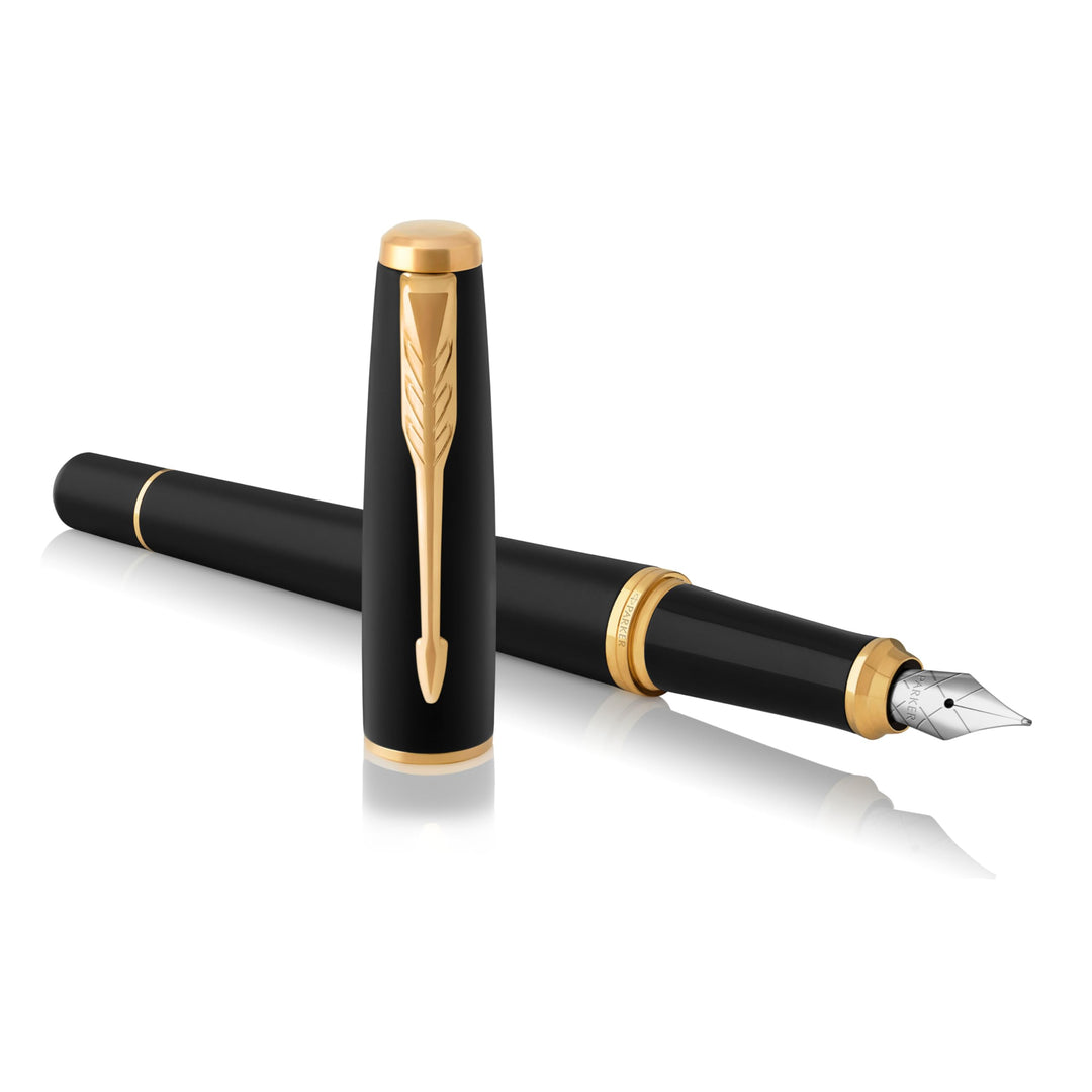 Parker Urban Füller | Muted Black mit Goldzierteilen | Füllfederhalter mit feiner Feder und blauer T