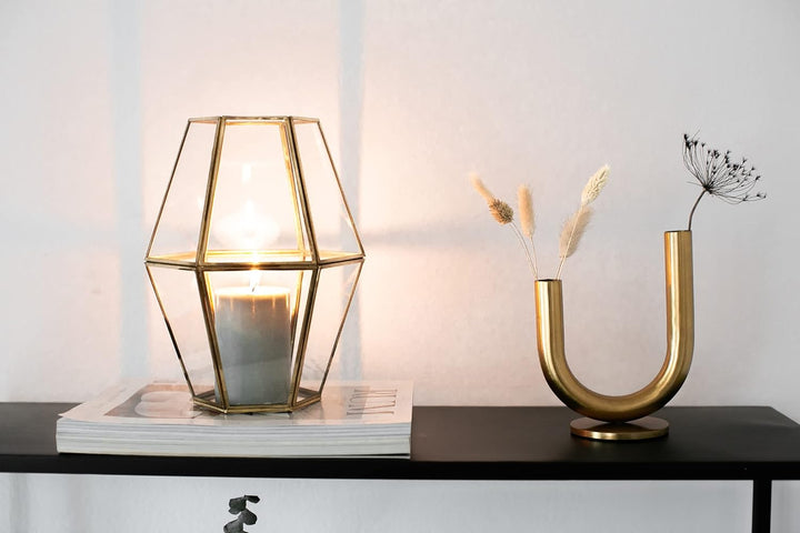 LaLe Living Vase Ajala in Gold U-förmig asymmetrische mit doppelseitiger Öffnung, 18 x 15 cm aus Eis