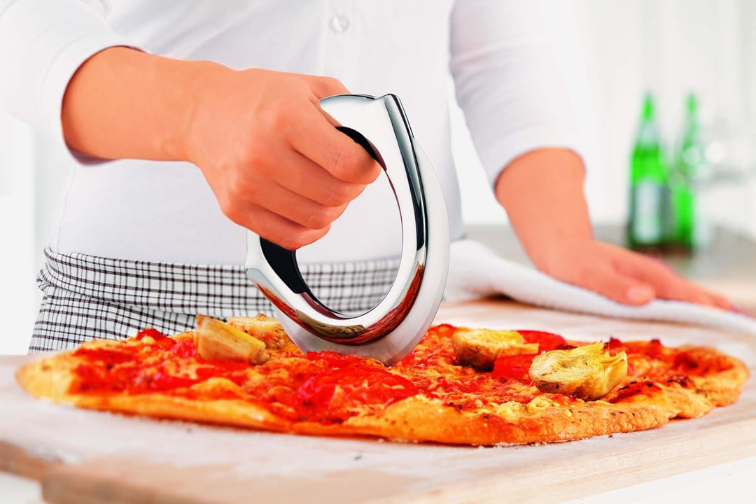 RÖSLE Pizzarad, Hochwertiges Pizzamesser mit stabilem Rad und ergonomischem Griff, beidseitig geschl