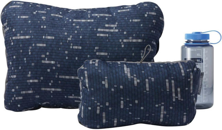 Therm-a-Rest Cinch Komprimierbares Kissen Large blau L (38 x 56 x 18 cm) Warp Speed Print, L (38 x 5