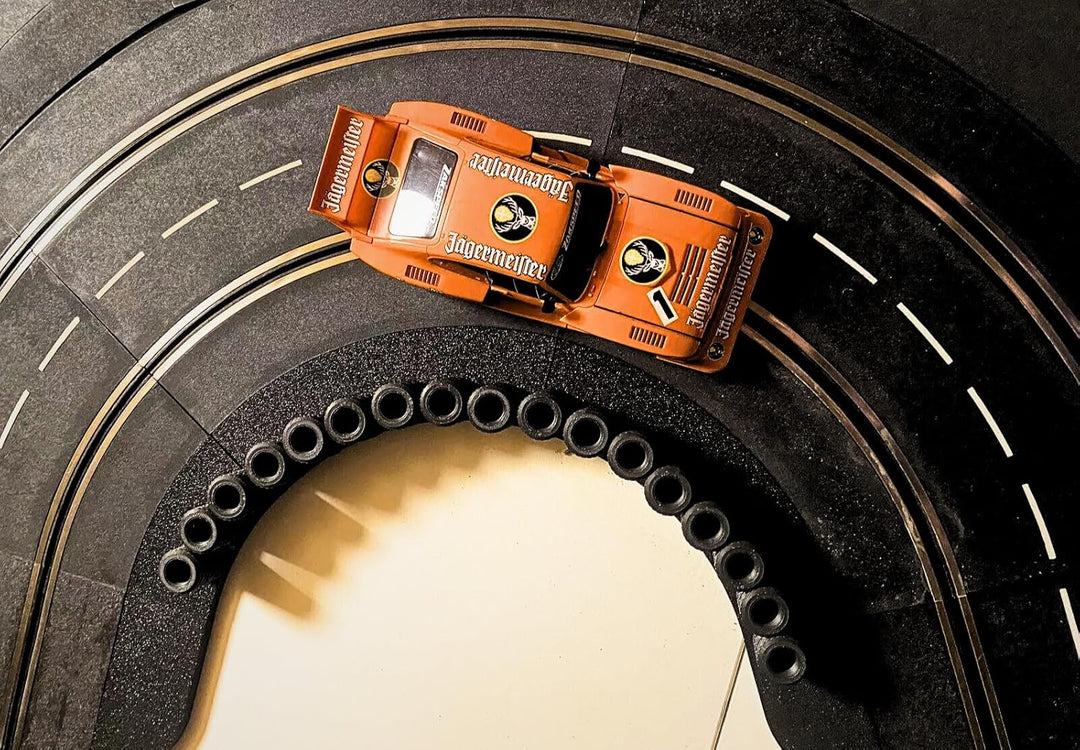 30 Stück Reifenstapel Slotcar kompatibel Carrera digital 132/124 Slotcar Bahn Dekoration (Rot/Weiss)