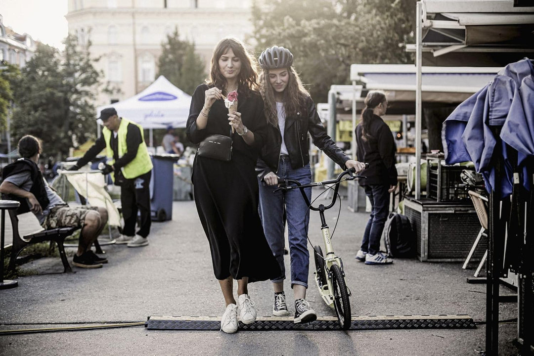 Yedoo Friday Tretroller - bis 150 kg, mit Luftreifen 16/16 - Kickscooter für Erwachsene mit verstell
