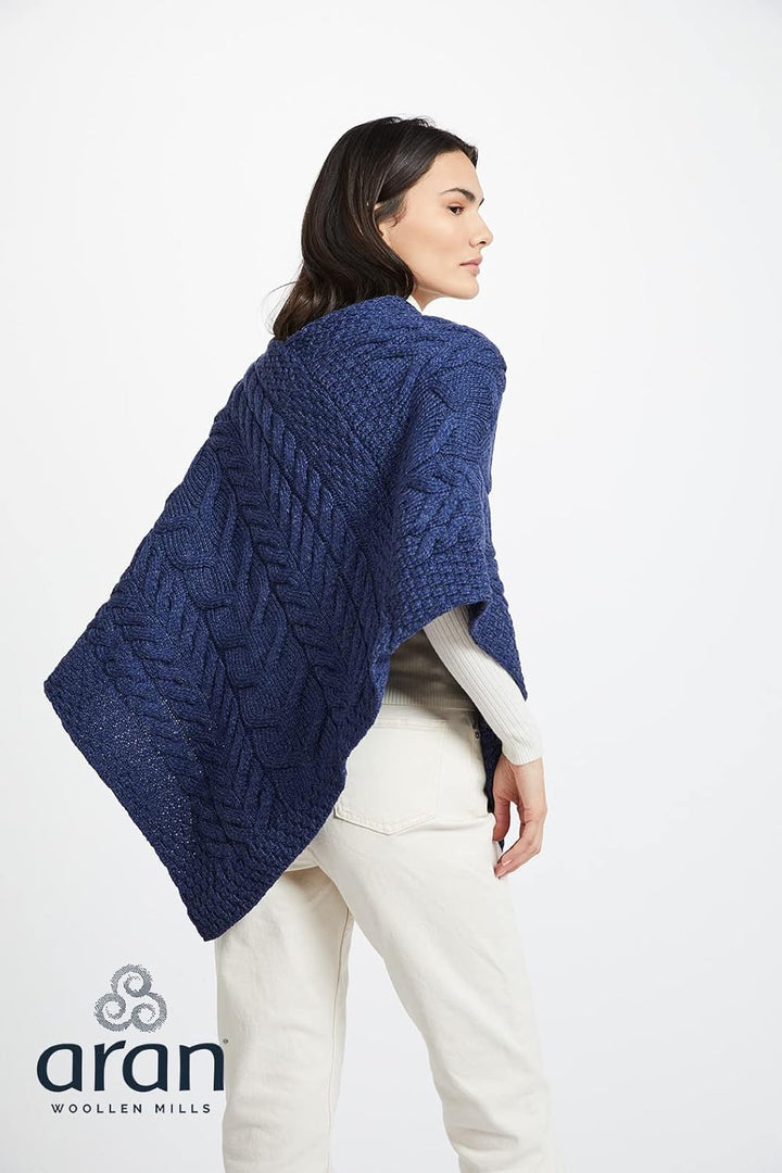 Aran Woollen Mills Superweicher Stilvoll Poncho aus 100% Merinowolle Einheitsgrösse Blau, Einheitsgr