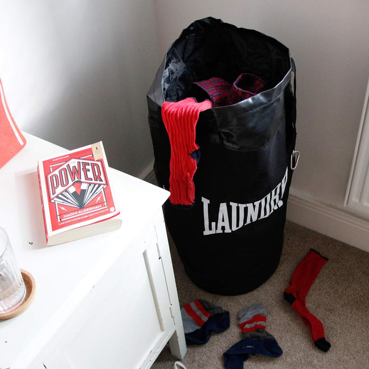 SUCK UK - WÄSCHEKORB | PUNCHING BAG| WASCHBEHÄLTER | GESCHENK | WÄSCHESACK| BOXSACK Schwarz, Schwarz