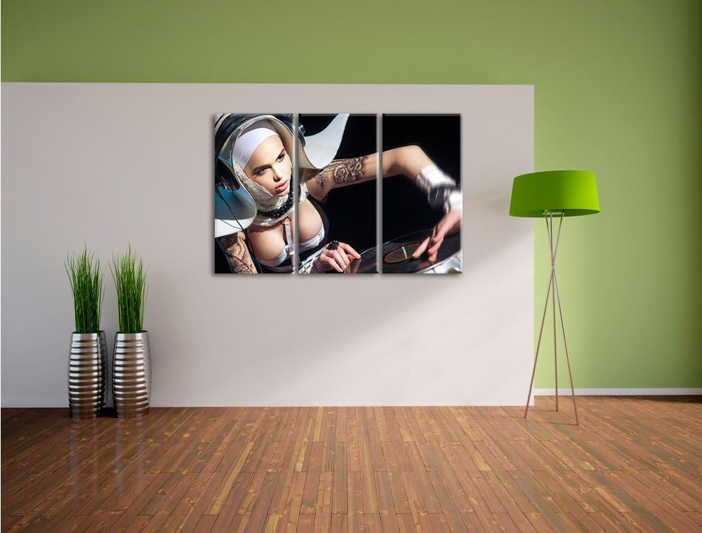 Pixxprint Tätowierte DJ Frau als Leinwandbild - Grösse: 3-Teilig (120x80cm) - Wandbild - Kunstdruck