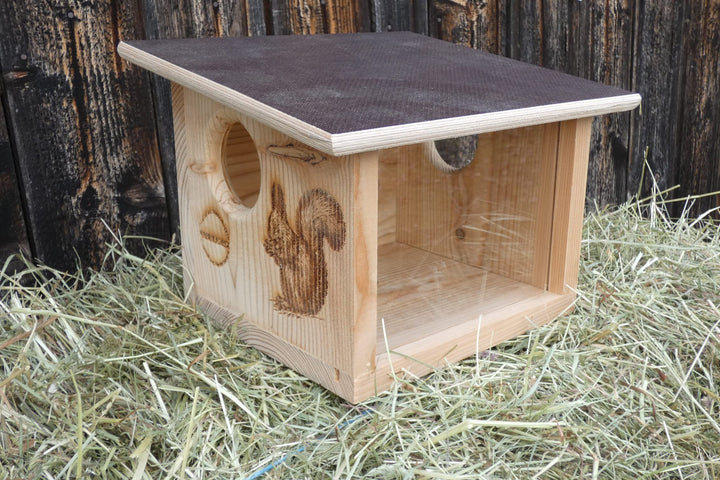 Eichhörnchen Futterhaus aus hochwertigem Lärchenholz, deutsches Qualitätsprodukt, von Hand gefertigt