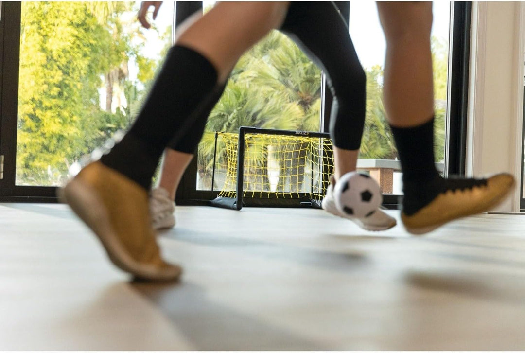 SKLZ Pro Mini-Tor, inklusive 12,7 cm weichem Ball, einfach zu montierender Rahmen, Weiss/Gelb